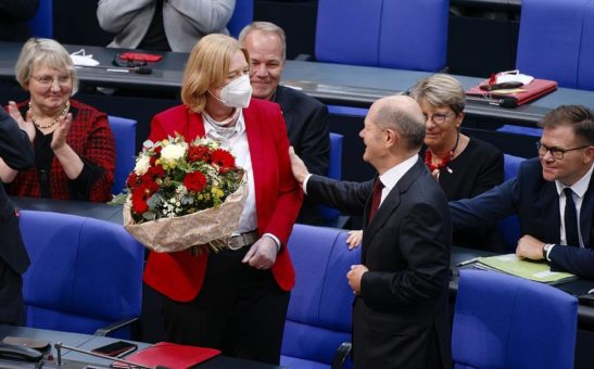 Der 20. Bundestag konstituiert sich und wählt Bas an seine Spitze