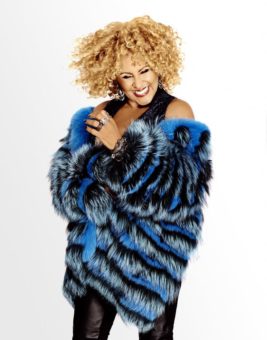 Die Oscar-, Grammy- und Emmy-Gewinnerin Darlene Love singt beim 16th European Elvis Festival in Bad Nauheim