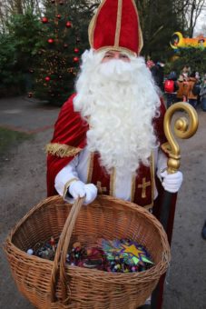 Hagenbeck hilft: Nikolaus bringt Kinderaugen zum Leuchten