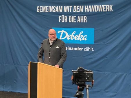 Debeka zeigt Solidarität: 250.000 Euro zur Unterstützung des Wiederaufbaus im Ahrtal