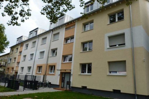 Mehr Wohnraum in Freiburg: Vonovia stockt Gebäude in Haslach auf