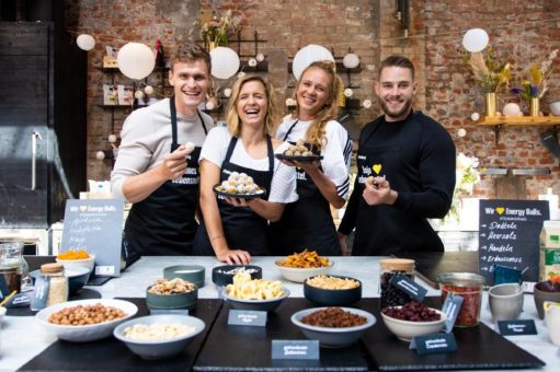 EDEKA bringt Team Deutschland-Snack Balls in die Märkte und kocht mit Athlet:innen