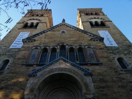 Neuer Termin für Weihnachtsshow „Coeur à Coeur“ des Cirque Bouffon in der Kölner Kirche St. Michael in 2021