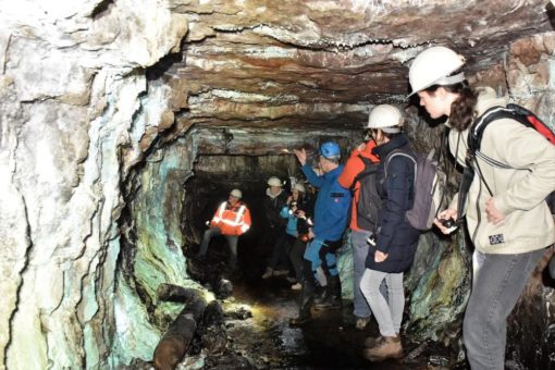 Studentinnen und Studenten der Geotechnik der Hochschule Nordhausen auf Exkursion im Röhrigschacht