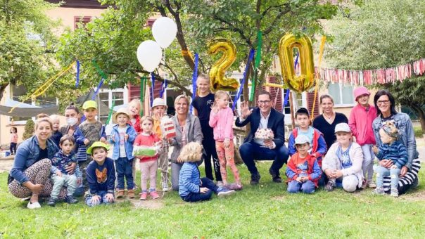 20 Jahre Familienförderung – Wintershall Dea Betriebskindergarten KiWi feiert  Geburtstag