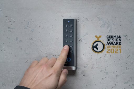 PCS erhält den German Design Award 2021 für den Zutrittsleser INTUS 700slim