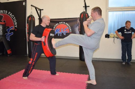 Kickboxen gegen Morbus Parkinson – HUS fördert Sportprojekt