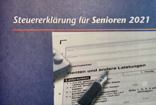 „Steuererklärung für Senioren 2021“: Kostenlose Info-Veranstaltung und Broschüre