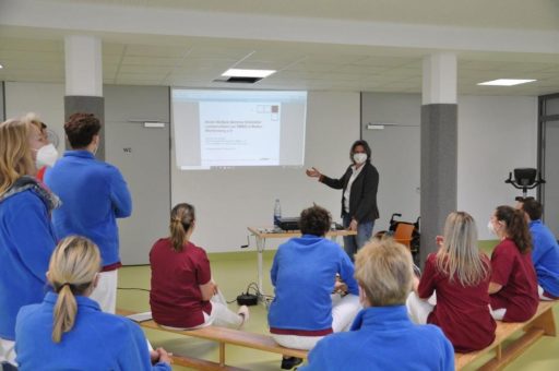 Klinik-Therapeuten treffen auf Selbsthilfeorganisation