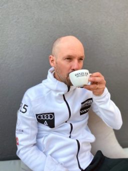 Eine starke Partnerschaft entsteht: Triathlet Patrick Lange und DINZLER Kaffeerösterei