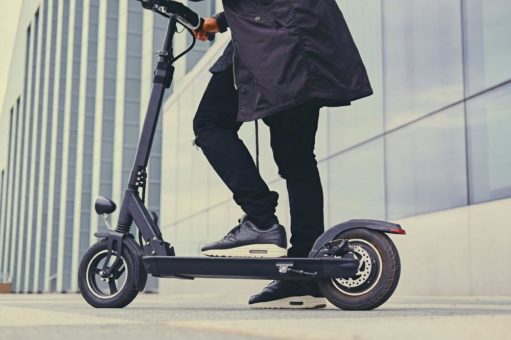 Aktuelle Verbraucherfrage: Versicherungspflicht für E-Scooter