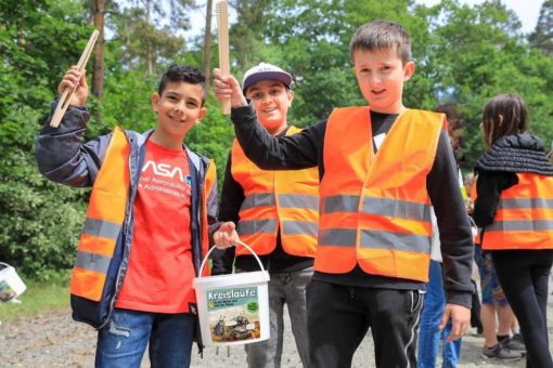 Berlinweiter Waldschul-Aktionstag „So ein Mist – wer putzt im Wald?“