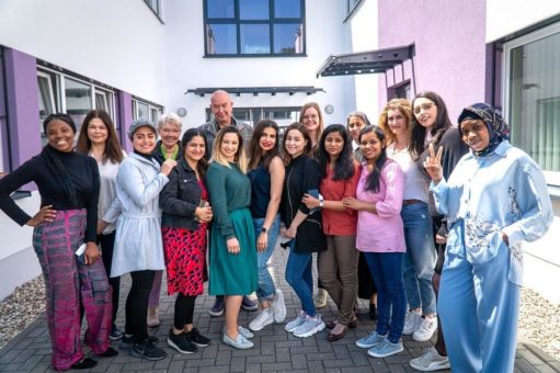 SGN: 22 ausländische Pflegekräfte erfolgreich für eine Tätigkeit in Deutschland qualifiziert