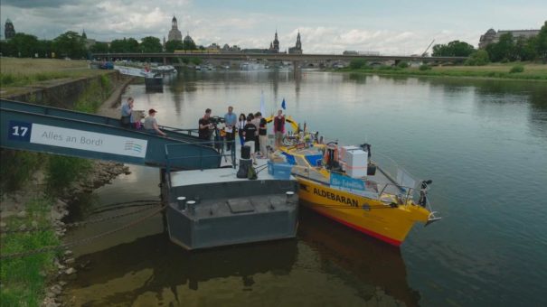 Forschungsschiff ALDEBARAN geht Schad- und Giftstoffen in der Elbe auf den Grund