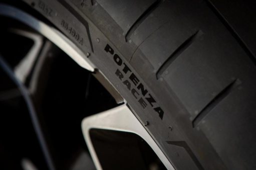 Der neue Bridgestone Potenza Race fährt auf Platz 1 im Test von Auto Bild sportscars