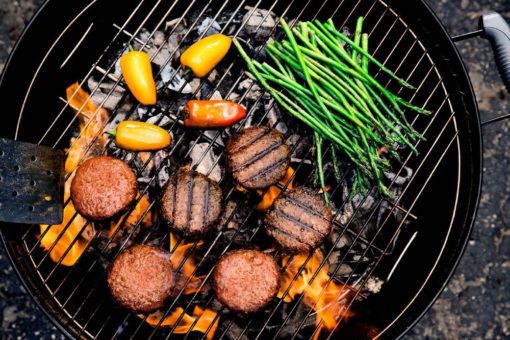 Beyond Meat® Studie zeigt: Fast die Hälfte der Deutschen kann sich vorstellen,  künftig komplett pflanzlich zu grillen