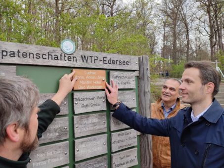 Maritim Hotel übernimmt Patenschaft für Luchse im WildtierPark Edersee