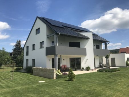 Mit PV und Stromspeicher Ressourcen schonen