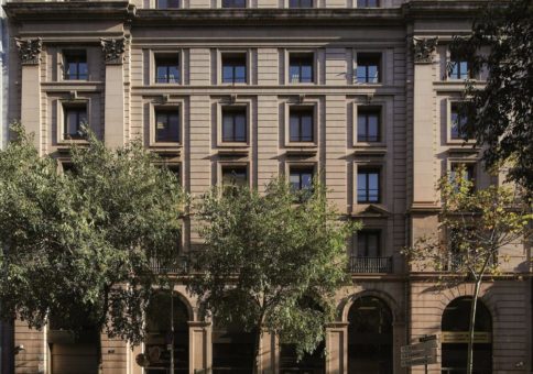 Weiterer erfolgreicher Verkauf im LEADING CITIES INVEST: Offener Immobilien-Publikumsfonds trennt sich von „Pau Claris“ in Barcelona