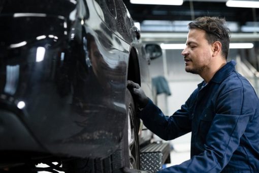 Reifentausch: Das Auto wechselt auf Sommerschuhe