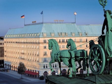 Patzschke Architekten: 25 Jahre Hotel Adlon am Pariser Platz in Berlin