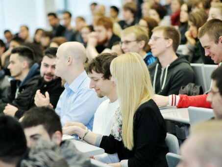 FH Lübeck startet mit rund 270 neuen Studierenden in das Sommersemester 2018