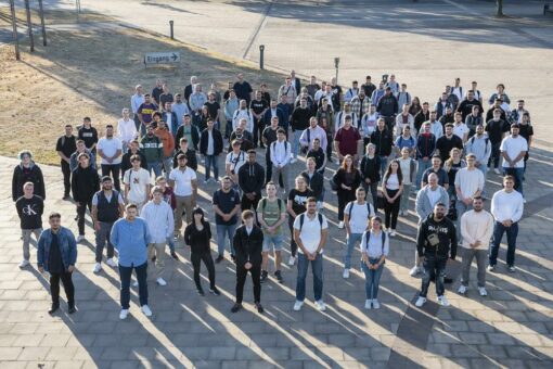 Über 300 Berufsanfänger starten ihre Ausbildung: Ausbildungsstart bei thyssenkrupp Steel in Duisburg, Bochum, Dortmund, Kreuztal und Finnentrop