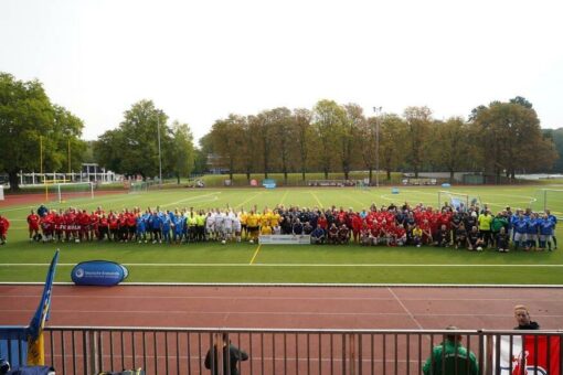 ‘Fußballfans im Training‘ – Drittes (X)XL-Turnier