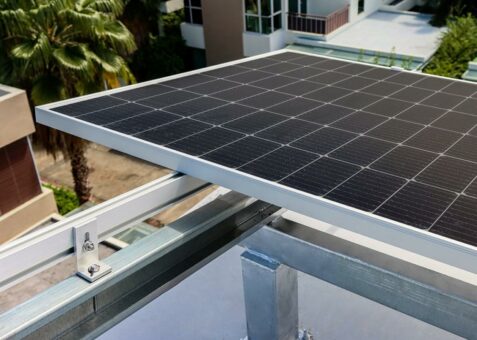 Solar / Photovoltaik: Was beim Aufbau einer Solaranlage wichtig ist – Kurz und knackig – Unterkonstruktion/Montagesystem für Solarmodule