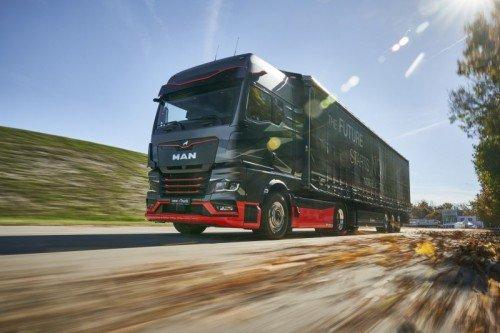 Elektrifiziert den Fernverkehr, schont das Klima und entlastet die Transportunternehmen: MAN eTruck nimmt Fahrt auf