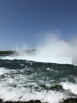 Wechselausstellung in der Camera Obscura Fotos von den Niagarafällen