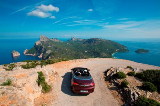 Auch für 2023 rät Sunny Cars zur frühen Mietwagen-Buchung: Schon allein zur Preissicherung sollten Urlauberinnen und Urlauber rechtzeitig reservieren