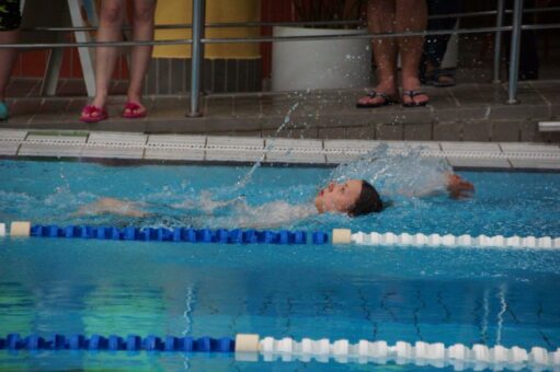 6x Gold, 1x Silber und 1x Bronze – Großer Bahnhof für erfolgreiches Landenberger Schwimmteam