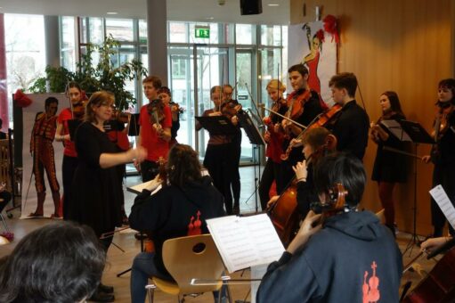 Stadtstreicher musizieren für Landenberger Schüler