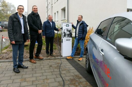 Autostrom aus der E-Ladesäule: NHW und Süwag weiten Kooperation auf Darmstadt aus