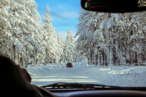 Gut vorbereitet und mit Umsicht sicher unterwegs auf winterlichen Straßen