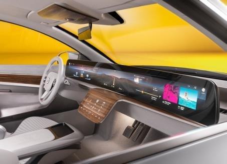 Continental zeigt gebogenes Display mit unsichtbarem Bedienfeld und Innovation zur Fahreridentifikation