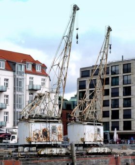 Restaurierung der beiden Roll-Dreh-Wippkrane am Altonaer Holzhafen