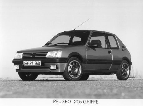 PEUGEOT auf der Retromobile 2023: Allure durch die Stärke der „4“