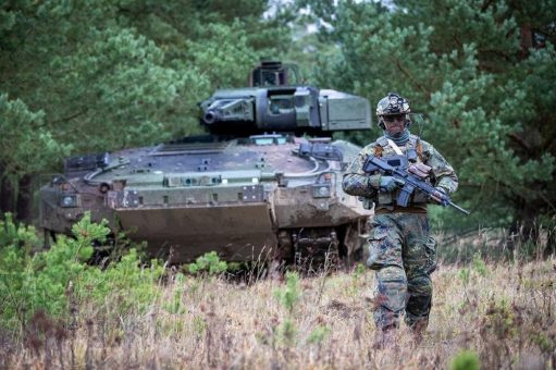 Großauftrag der Bundeswehr: Rheinmetall modernisiert den Führungsmittelanteil des Soldatensystems „Infanterist der Zukunft – Erweitertes System“ für 476 Soldaten