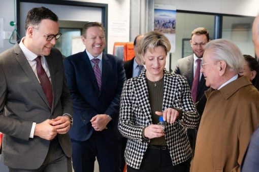 Wirtschaftsministerin Dr. Nicole Hoffmeister-Kraut besucht STIHL