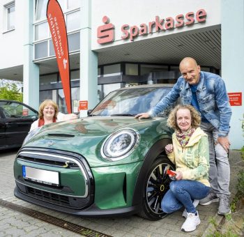 Losglück: Auto beim PS-Sparen gewonnen