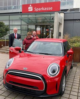 Losglück: Auto beim PS-Sparen gewonnen