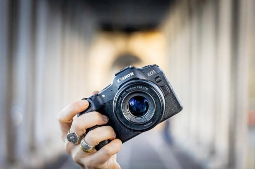 Leichtes Vollformat: Canon kündigt mit der EOS R8 die kompakteste Vollformatkamera des EOS R Systems an