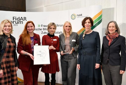 Besondere Auszeichnung in Berlin: ÜSTRA erhält den WoB-Award 2023