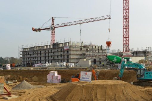 Grundsteinlegung für Elisabethentor in Wiesbaden-Delkenheim