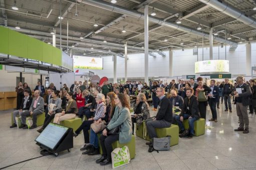 Zahlreiche Besucher auf dem IVG Medientag Garten in Köln