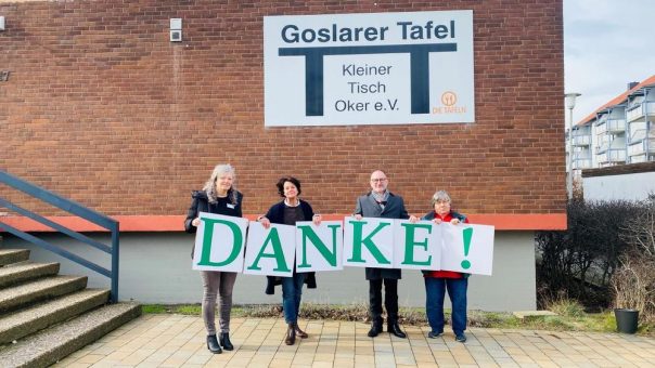 Mitarbeiter:innen spenden Teil ihres Verdienstes, Geschäftsführung stockt auf: 1000 Euro für Lebensmittel der Goslarer Tafel in Oker