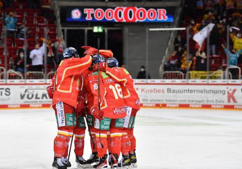 Kleines Derby gegen Krefeld; Playoff-Kampf in Nürnberg