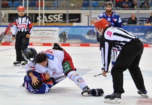 DEG am Freitag: Vernageltes Tor –  Rot-Gelb verliert 0:2 gegen Iserlohn